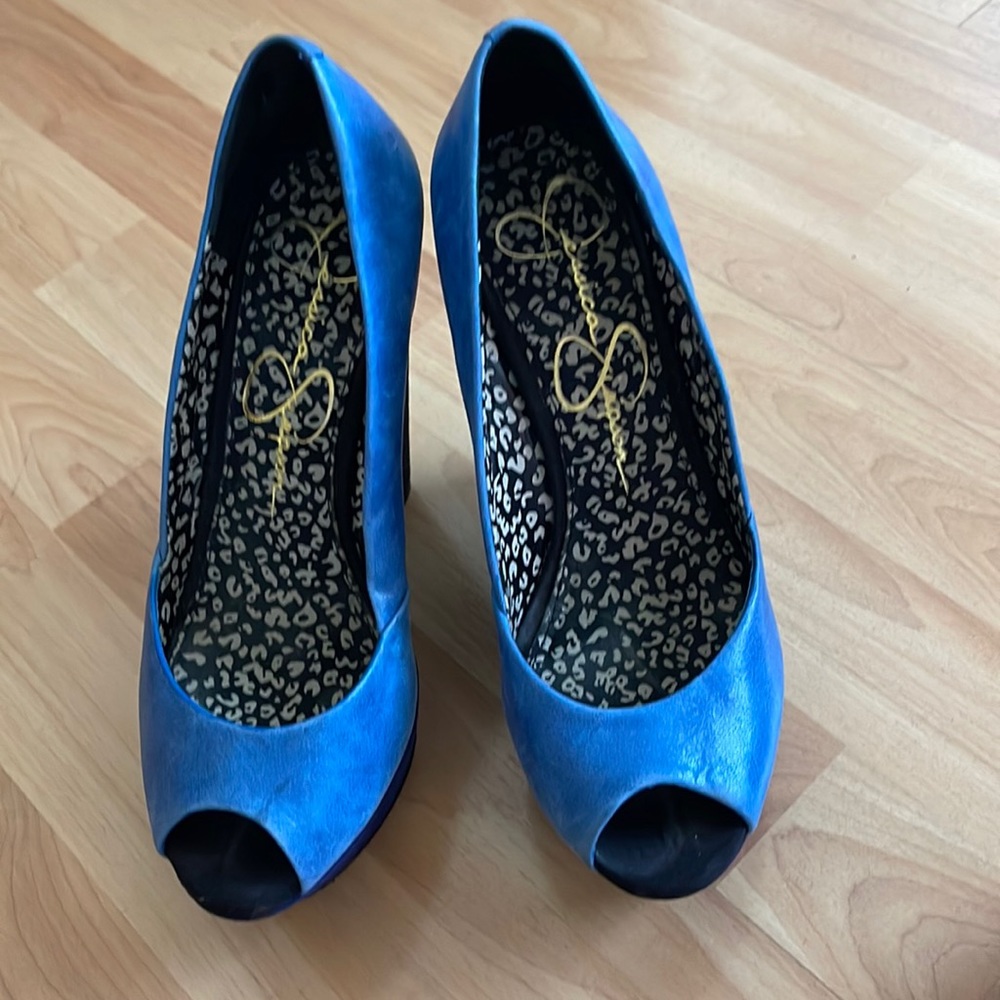 Chic blue platforms -extremely comfortable